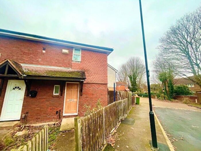 Semi-Detached House For Sale In Latham Cl, London, E6