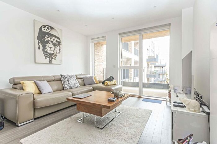 1 Bedroom Flat To Rent In Whelan Road, London, W3