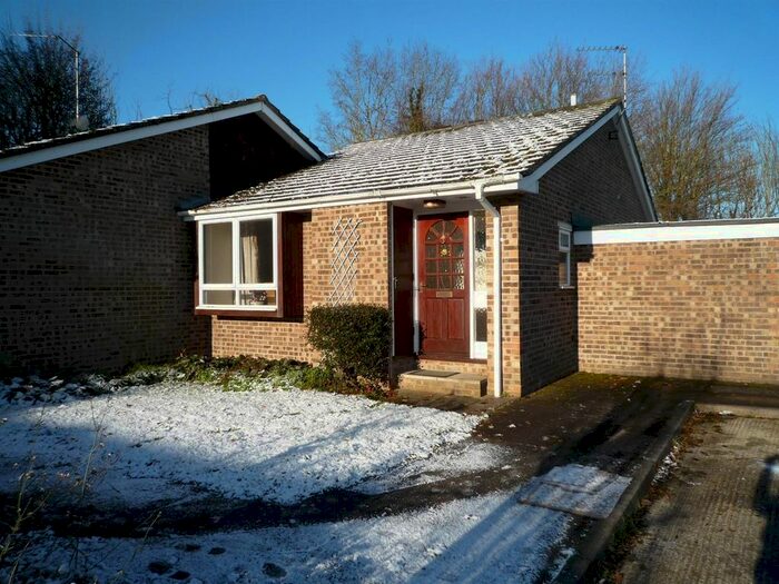 2 Bedroom Bungalow To Rent In Appletrees, Bar Hill, Cambridge, CB23
