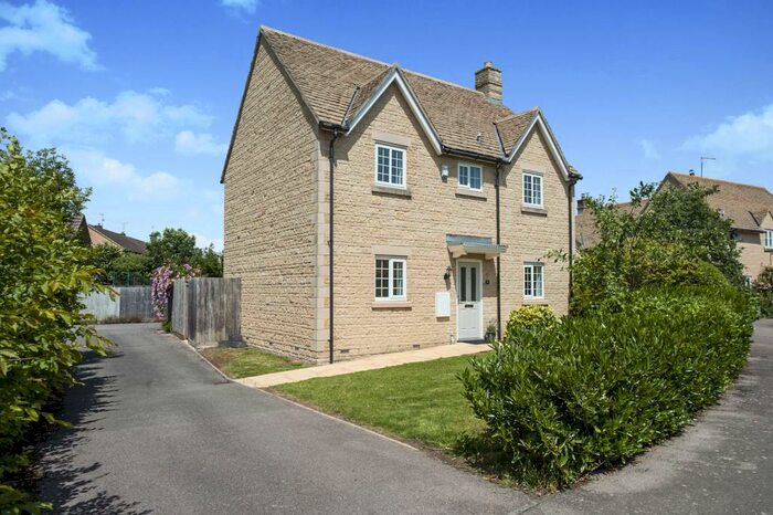 4 Bedroom Detached House To Rent In Linden Lea, Down Ampney, GL7