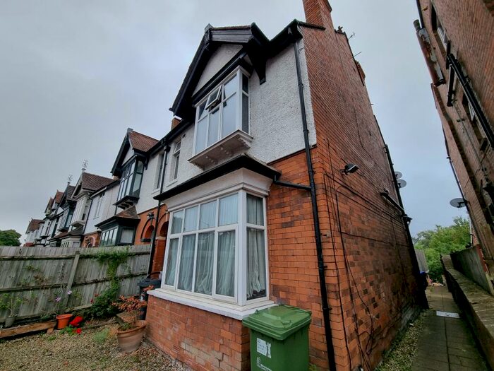 1 Bedroom Flat To Rent In Emscote Road, Warwick, CV34