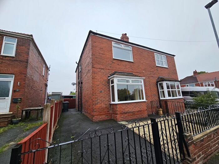 2 Bedroom Semi Detached House To Rent In Ledbury Road, Smithies, S71