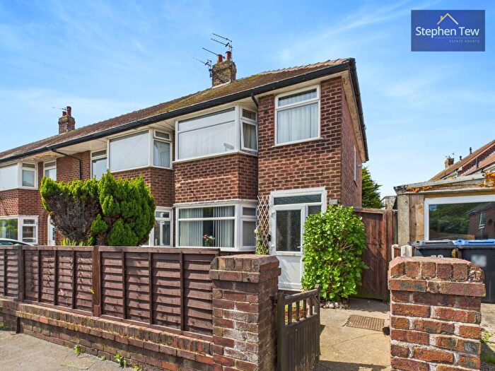 3 Bedroom Semi-Detached House For Sale In Ludlow Grove, Blackpool, FY2