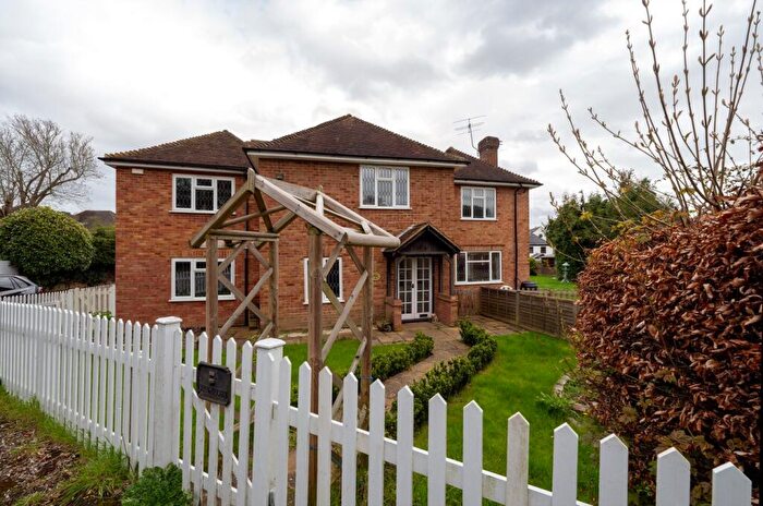 5 Bedroom Detached House For Sale In Duffield Lane, Stoke Poges, SL2