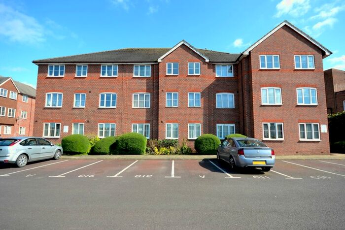 1 Bedroom Flat To Rent In Flat Chalfont Court Upper Prior, Northampton, NN1