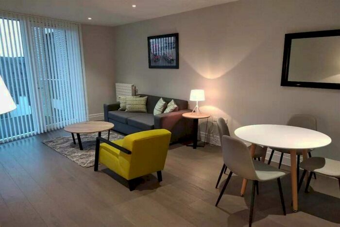 1 Bedroom Apartment To Rent In Queenshurst Square, Kingston, KT2