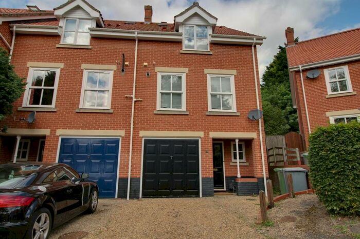 4 Bedroom Town House To Rent In Norwich, NR7