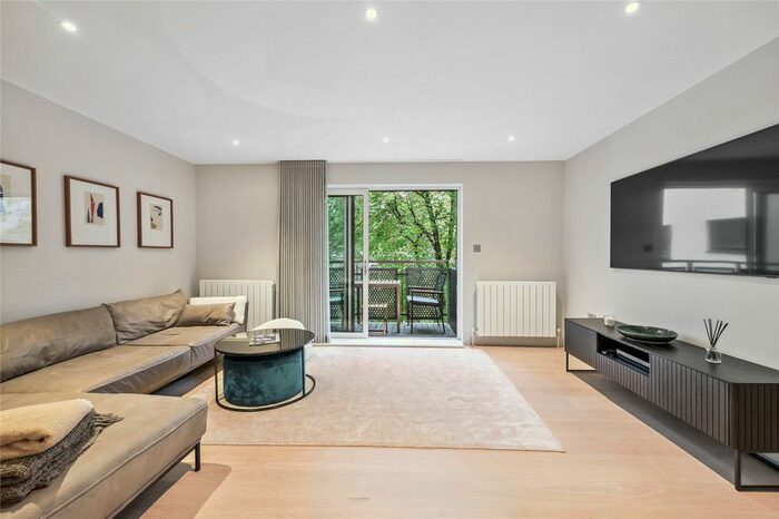 2 Bedroom Flat To Rent In Addison Road, London, W14