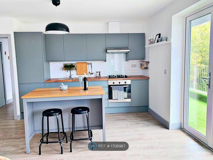 1 Bedroom Flat To Rent In Church Way, Edgware, HA8