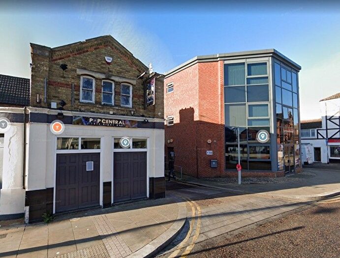 2 Bedroom Flat To Rent In Horsemarket, Kettering, Northamptonshire., NN16