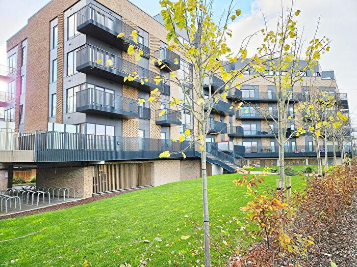 2 Bedroom Flat To Rent In Hampton Place, Ashford, TN23