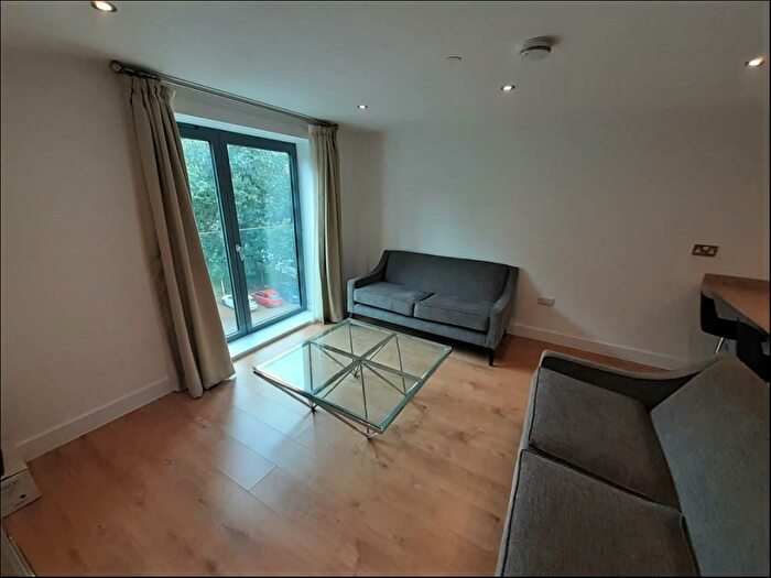 1 Bedroom Flat To Rent In Mabgate, Leeds, West Yorkshire, Uk, LS9