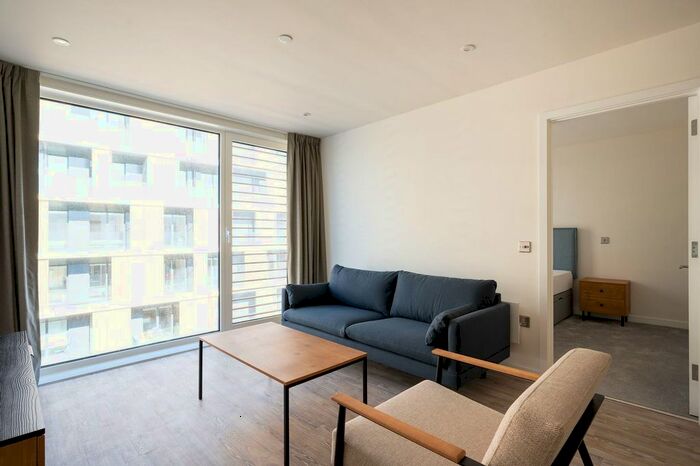 1 Bedroom Flat To Rent In Gillingham Gate Road, Chatham, ME4