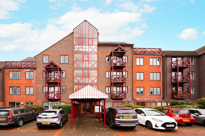 1 Bedroom Flat To Rent In Mount Place, Guildford, GU2