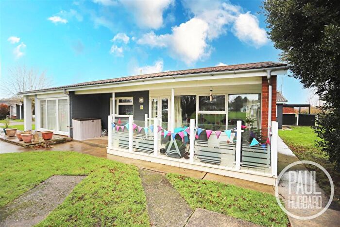 2 Bedroom Chalet For Sale In Marsh Road, Oulton Broad, NR32