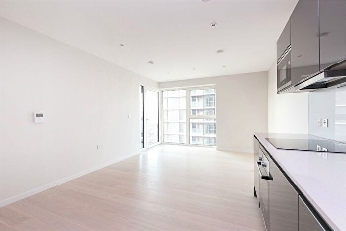 1 Bedroom Flat To Rent In Glasshouse Gardens, London, E20