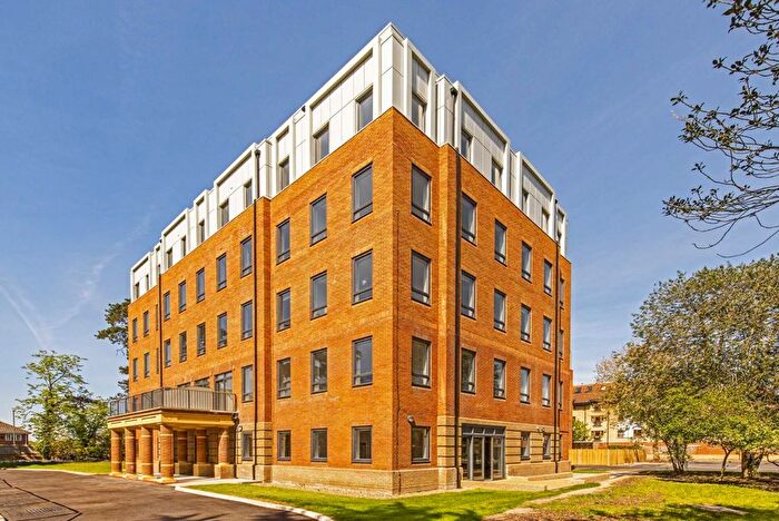 2 Bedroom Flat To Rent In Green Street, Sunbury-On-Thames, TW16