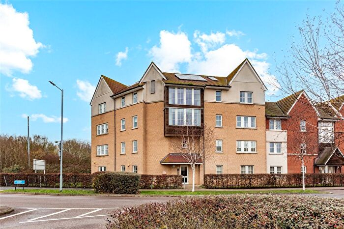 2 Bedroom Flat For Sale In Churchill Avenue, Basildon, Essex, SS14