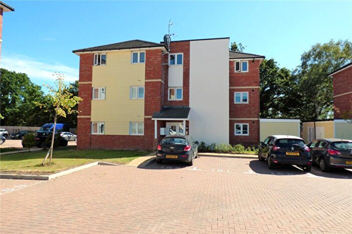 1 Bedroom Flat For Sale In Coxwell Avenue, Farnborough, Hampshire, GU14