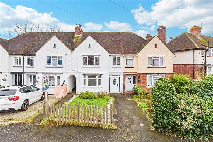 3 Bedroom Terraced House For Sale In York Road, Maidstone, Kent, ME15