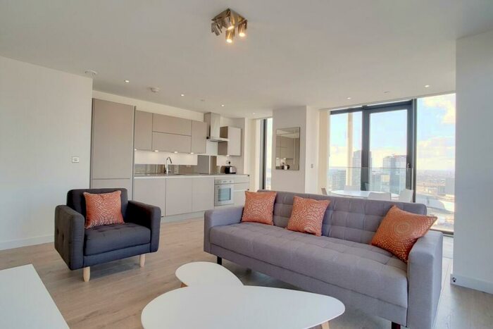 2 Bedroom Flat To Rent In Stratosphere Tower, Stratford, E15