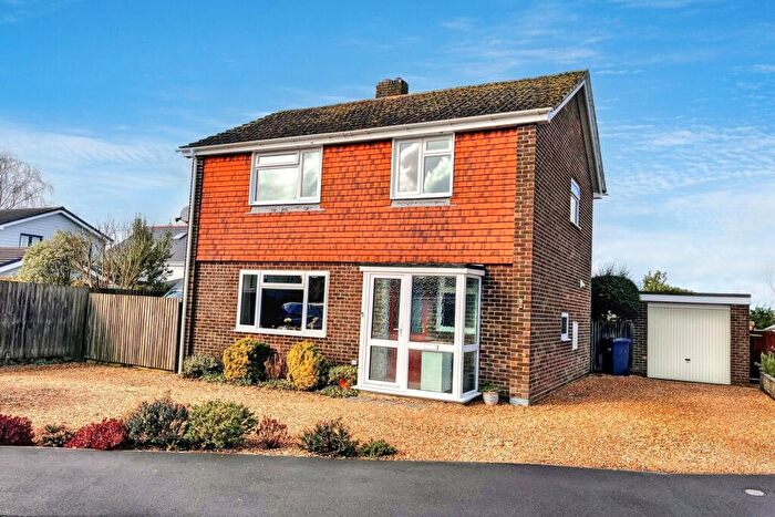 3 Bedroom Detached House For Sale In Woodfalls, SP5