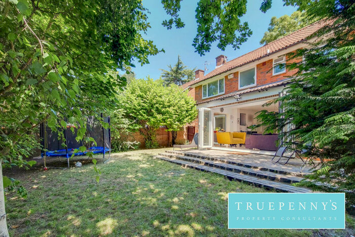 4 Bedroom Terraced House To Rent In Rouse Gardens, London, SE21