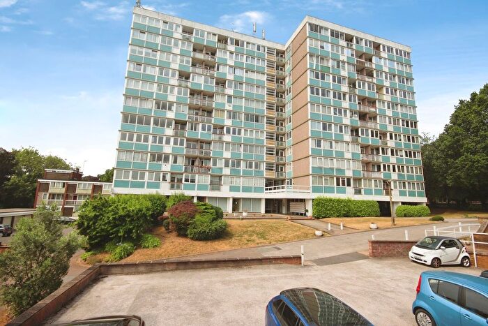 2 Bedroom Flat For Sale In Kenilworth Court, Coventry, West Midlands, CV3