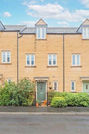 3 Bedroom Town House For Sale In Brays Avenue, Tetbury, GL8
