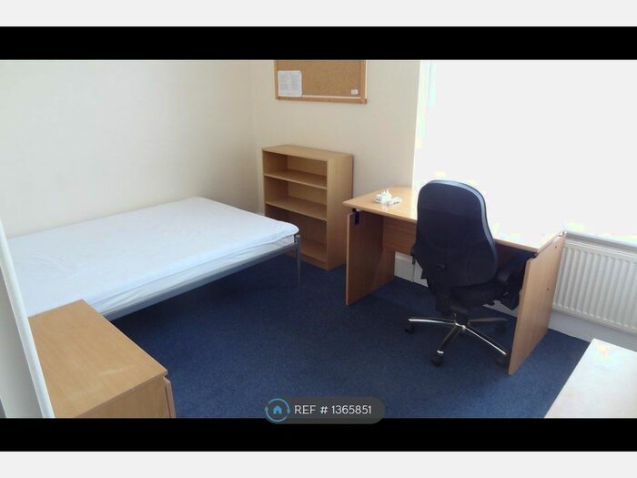 1 Bedroom Property To Rent In Orchard Road, Southsea, PO4