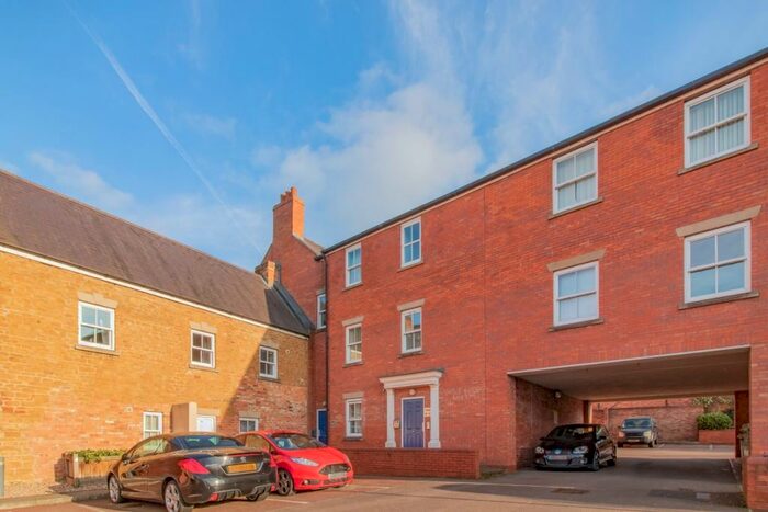 2 Bedroom Apartment To Rent In Peoples Place, Banbury, OX16