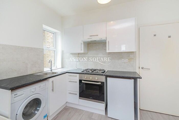 Studio To Rent In Brent Street, London, NW4