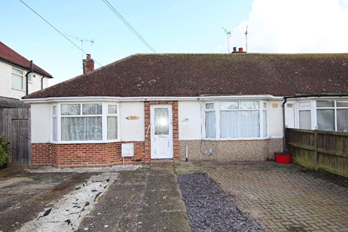 1 Bedroom Bungalow For Sale In London Road, Clacton On Sea, CO15