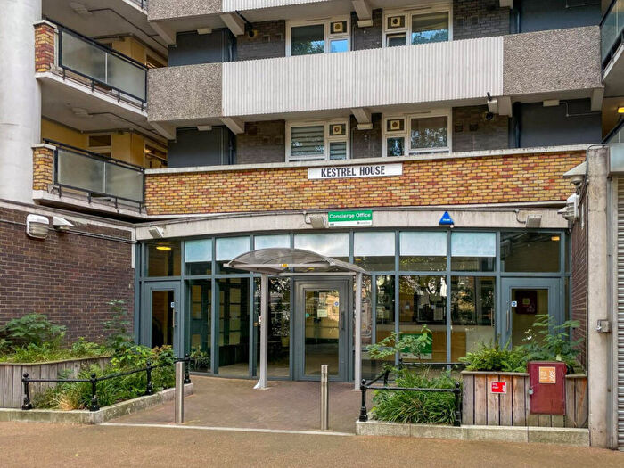 1 Bedroom Apartment To Rent In Kestrel House, Pickard Street, London, EC1V