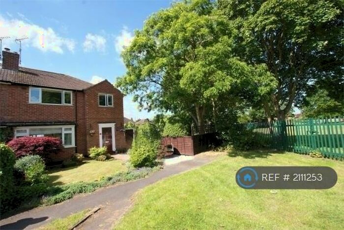 3 Bedroom Semi-Detached House To Rent In Dale Close Uk, Warwick, CV34