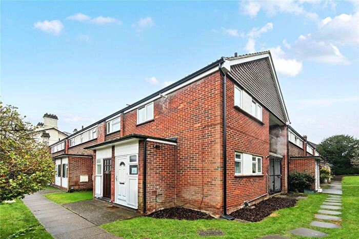 1 Bedroom Maisonette For Sale In Greenways, Westwood Hill, Sydenham, London, SE26