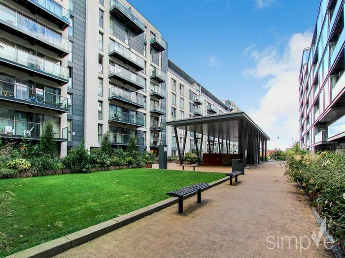 2 Bedroom Flat To Rent In Vantage Building, Station Approach, Hayes, UB3