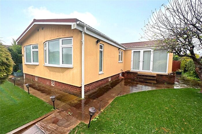 2 Bedroom Property For Sale In Pine Park, Aldershot Road, Guildford, Surrey, GU3