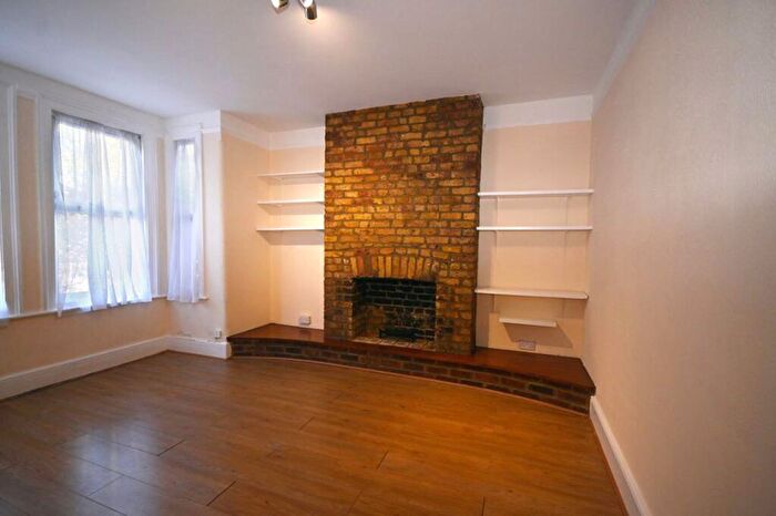 2 Bedroom Flat To Rent In High Road Leyton, E10