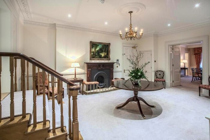 3 Bedroom Flat To Rent In Hyde Park Gate, Knightsbridge, London, SW7