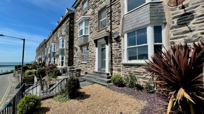 3 Bedroom Apartment For Sale In Porkington Terrace, Barmouth, LL42