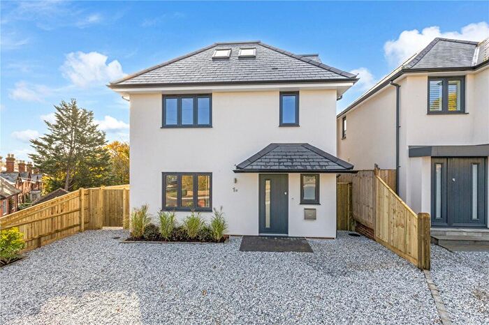 4 Bedroom Detached House For Sale In Chiltern Road, Marlow, Buckinghamshire, SL7