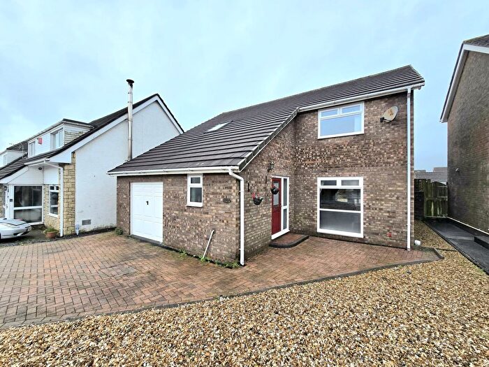 4 Bedroom Detached House For Sale In Priory Oak, Brackla, CF31