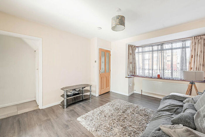 3 Bedroom Terraced House To Rent In Eastcote Lane, Harrow, HA2