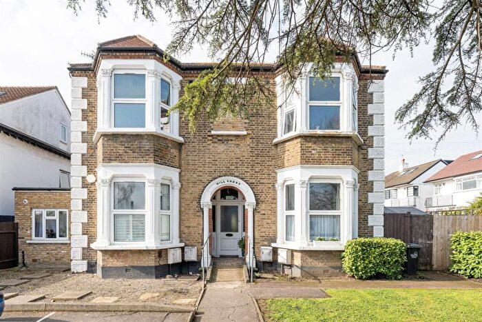 1 Bedroom Apartment For Sale In Handsworth Avenue, Highams Park, E4