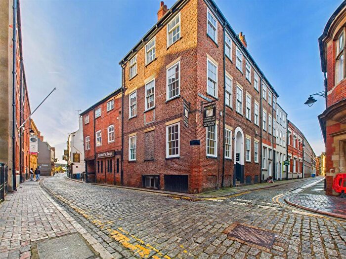 2 Bedroom Flat To Rent In Bishop Lane, Central Hull, HU1