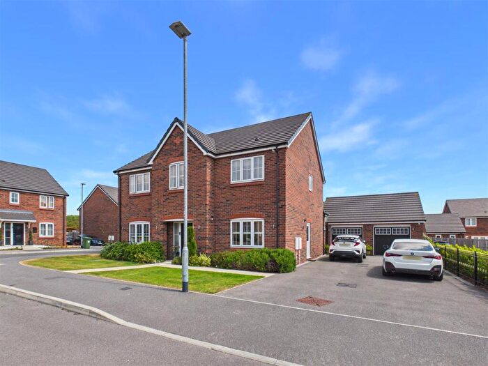 5 Bedroom Detached House For Sale In Binnington Close, Swanland, HU14