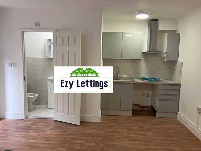 Studio To Rent In Bensham Grove, Thornton Heath, CR7