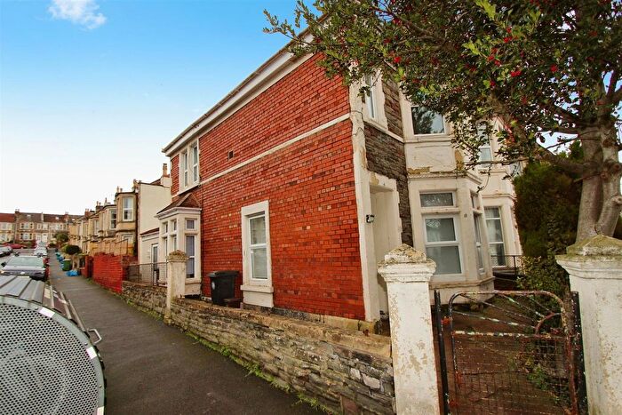 2 Bedroom Flat To Rent In Hill Avenue, Bristol, BS3