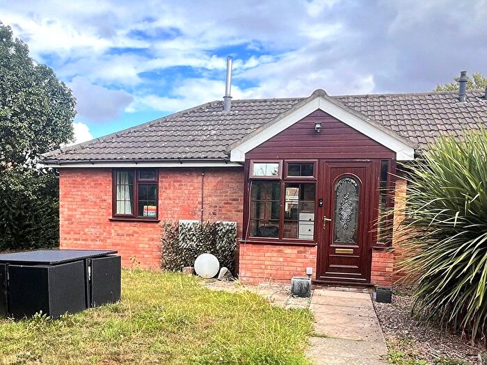 3 Bedroom Bungalow For Sale In Twyfords Way, Monkmoor, Shrewsbury, Shropshire, SY2